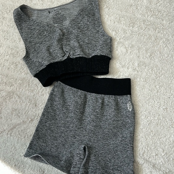 NWOT Free People Movement Prajna Set in Heather Grey - Picture 5 of 7